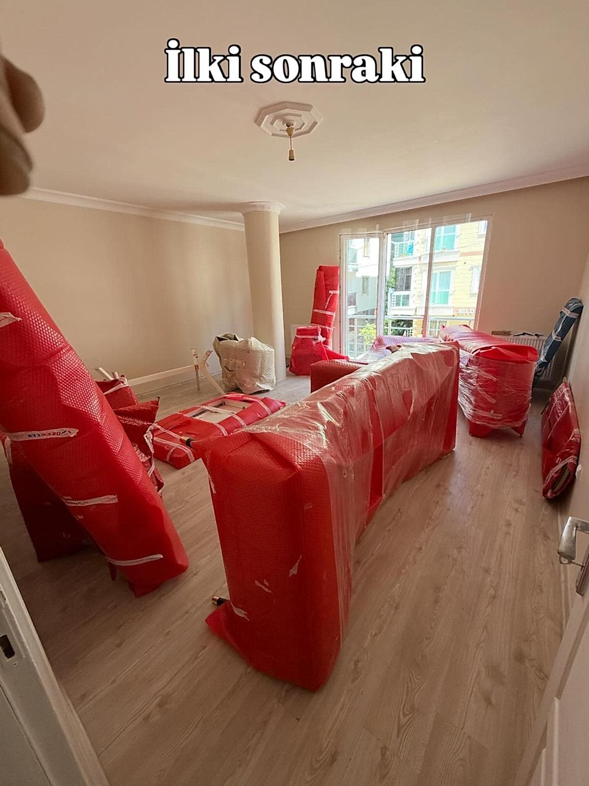 Özenler Nakliyat ekibi ev taşıma hizmeti gerçekleştiriyor