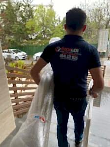 Ataşehir’de güvenli ve hızlı evden eve nakliyat. Asansörlü, sigortalı ve uygun fiyatlı taşımacılık için Özenler Evden Eve Nakliyat’ı tercih edin.